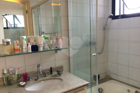 Apartamento à venda com 3 suítes em Vila Suzana, São Paulo, SP