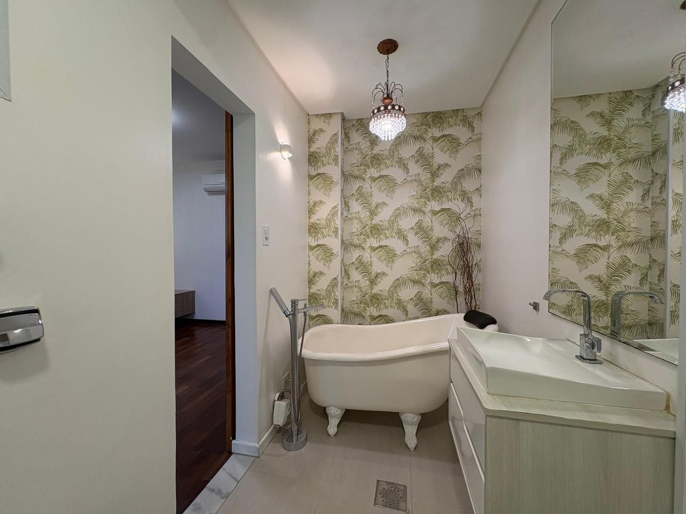 Apartamento com 3 dormitórios à venda, 145 m² por R$ 1.350.000,00 - Pompéia - Santos/SP
