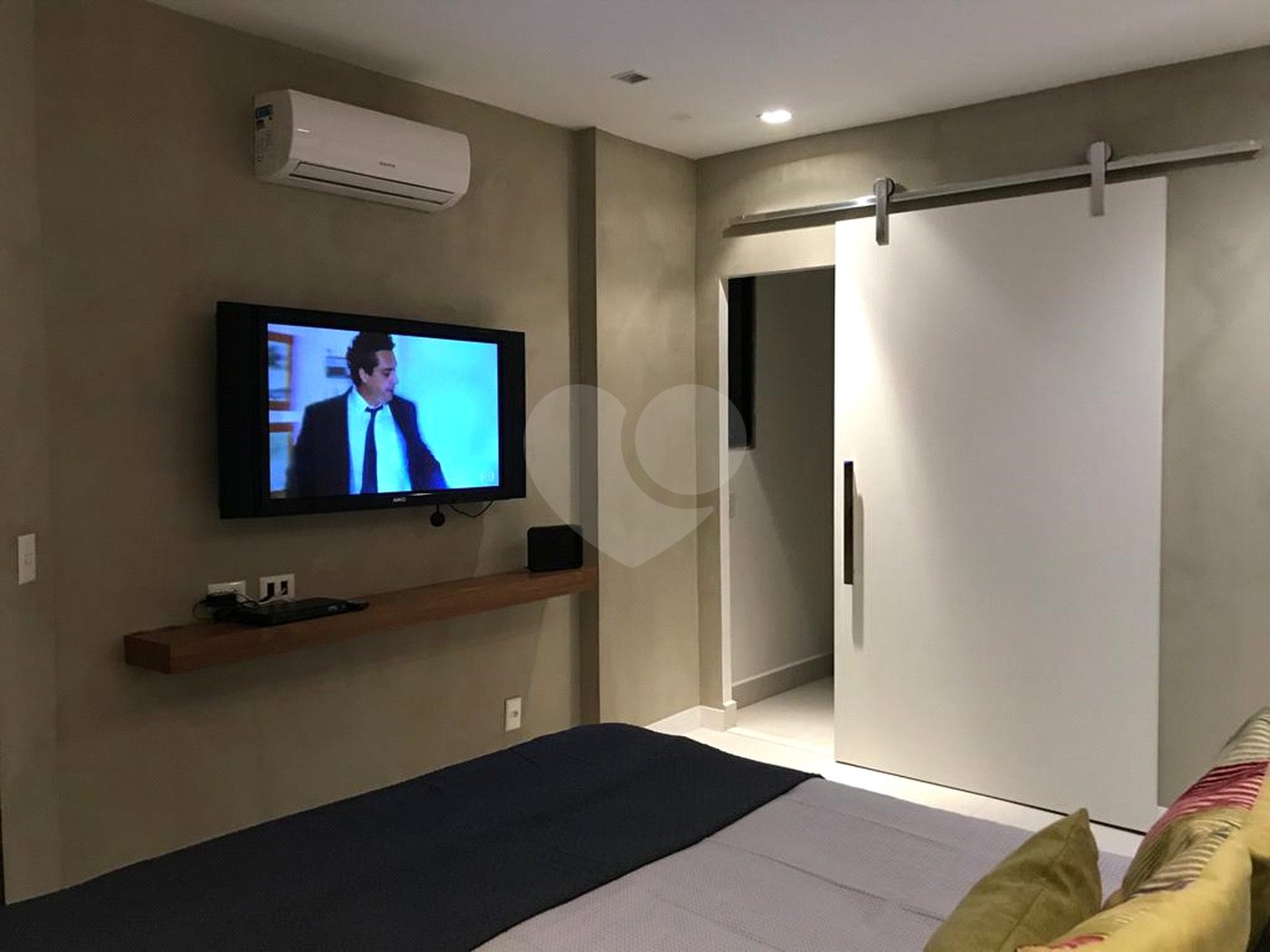 Apartamento à venda com 4 quartos, sendo 3 suítes, em Campo Belo, São Paulo, SP