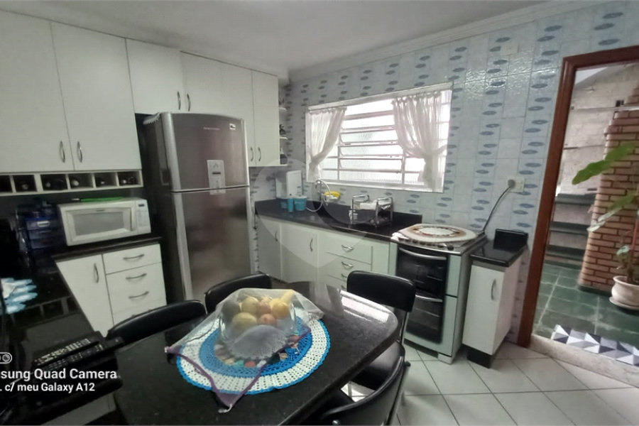 Sobrado à venda com 4 quartos, sendo 1 suíte, em Tremembé, São Paulo, SP