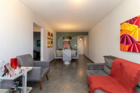 Apartamento à venda com 2 quartos em Moema, São Paulo, SP
