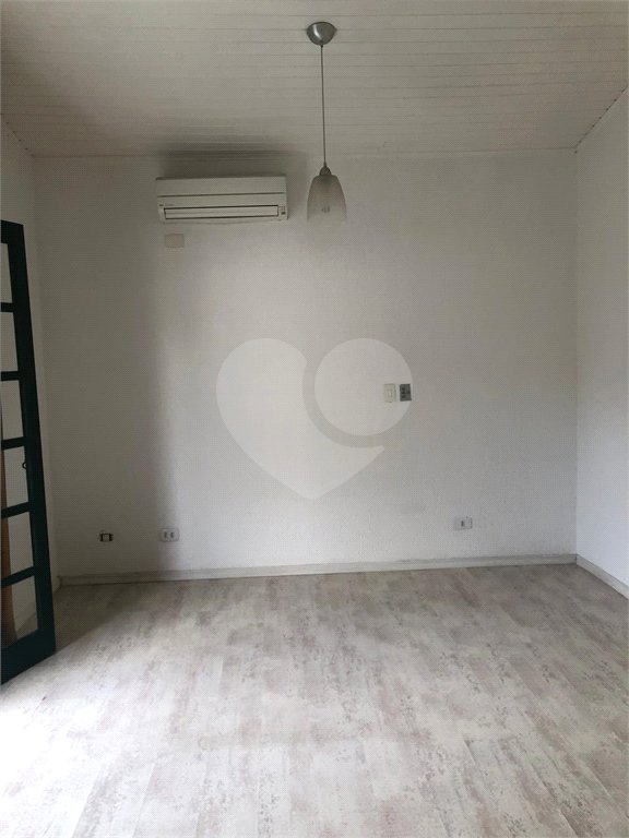 Sobrado à venda com 3 quartos, sendo 1 suíte,  em Panamby, São Paulo, SP