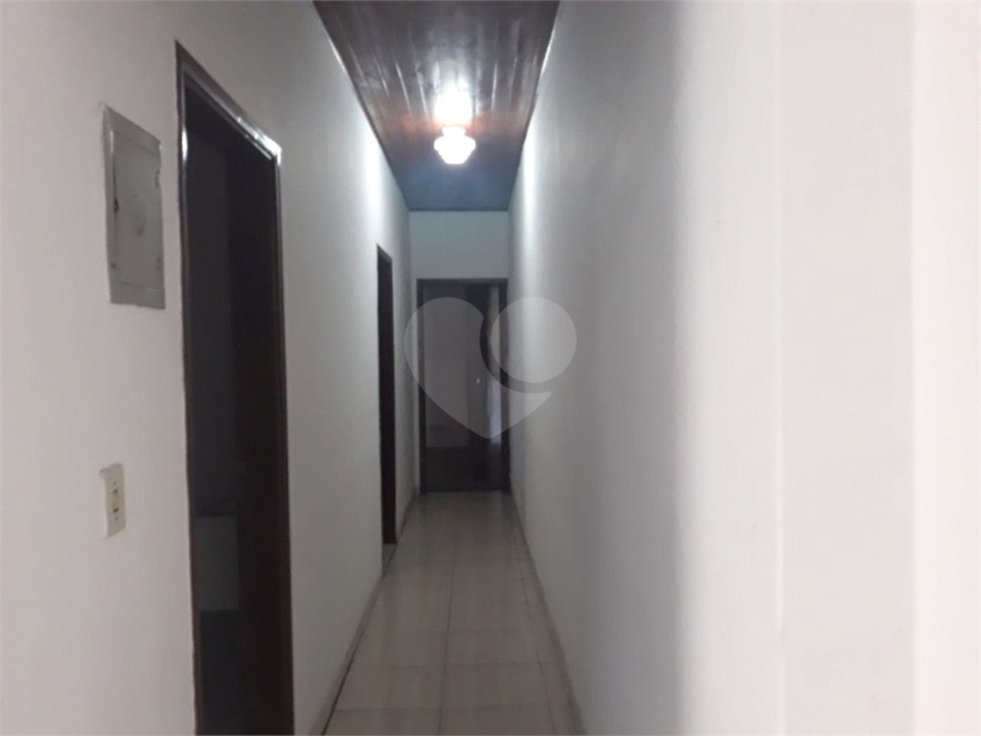 Casa à venda com 4 quartos, sendo 1 suíte, no Centro, São Roque, SP
