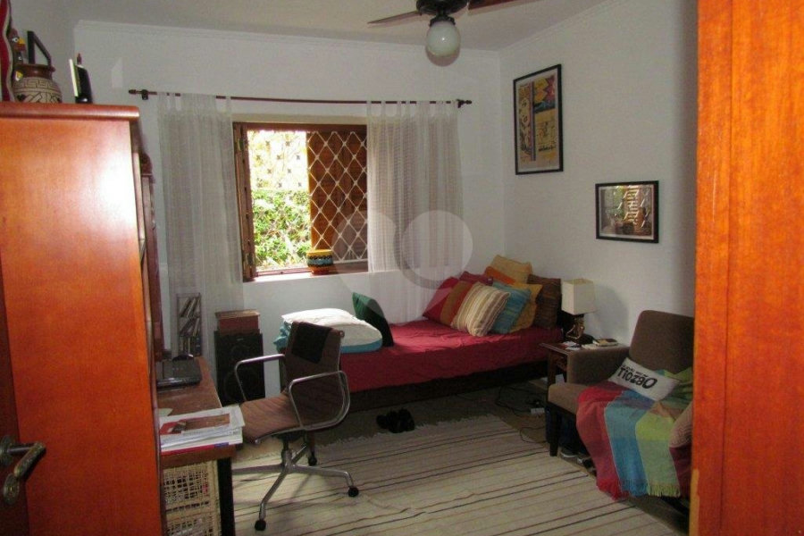 Casa Térrea à venda com 3 quartos, sendo 1 suíte, em Horto Florestal, São Paulo, SP