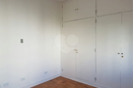 Apartamento à venda com 3 quartos, sendo 1 suíte, em Jardim Paulista, São Paulo, SP