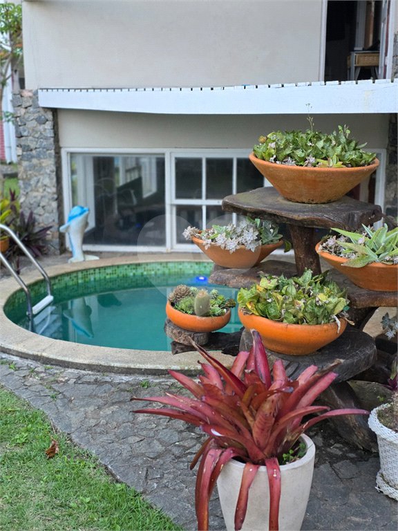 Casa à venda com 5 quartos, sendo 1 suíte,  em Praia Rasa, Armação dos Búzios, RJ