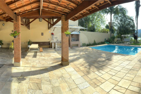 Casa à venda com 8 quartos, sendo 4 suítes, em Eldorado, Diadema, SP