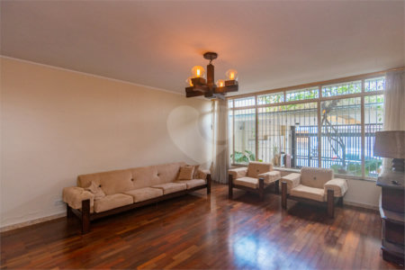 Sobrado à venda com 3 quartos, sendo 1 suíte, em Jardim Prudência, São Paulo, SP