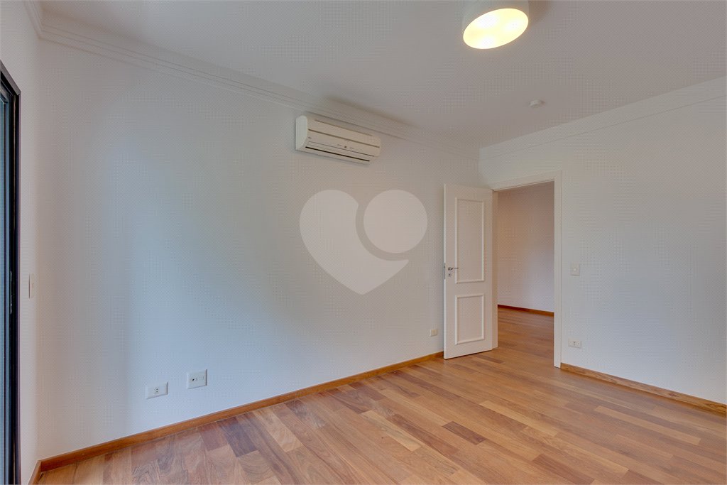 Apartamento à venda com 4 suítes em Jardim Marajoara, São Paulo, SP