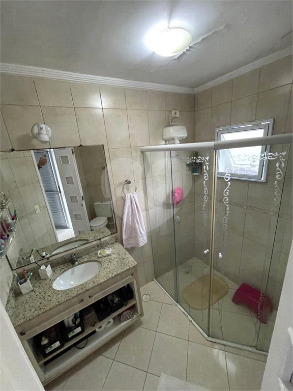 Casa à venda com 3 quartos, sendo 1 suíte, no condomínio Residencial Villagio Vitória, Guarulhos - SP