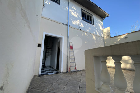 Sobrado à venda com 3 quartos, sendo 1 suíte, em Monte Castelo, São José dos Campos, SP