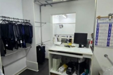 Prédio Comercial com 300m² , 3 pavimentos , refeitório , 2 banheiros , à venda no Brás.