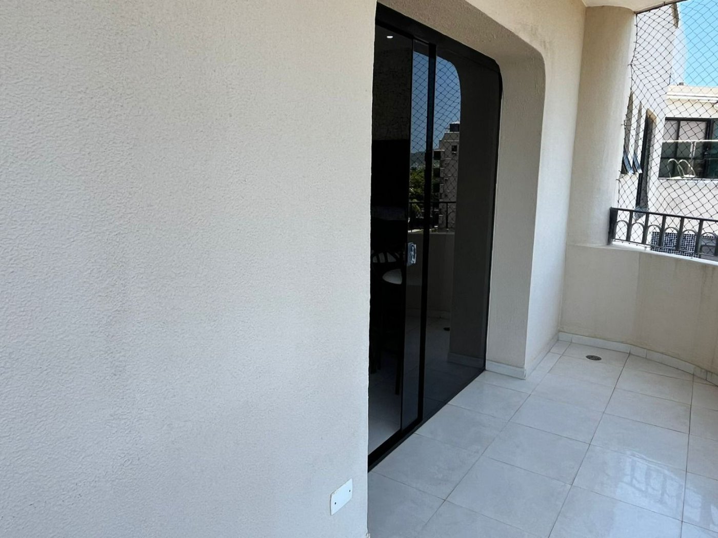 Apartamento com 3 dormitórios à venda, 120 m² por R$ 930.000,00 - Balneário Cidade Atlântica - Guarujá/SP