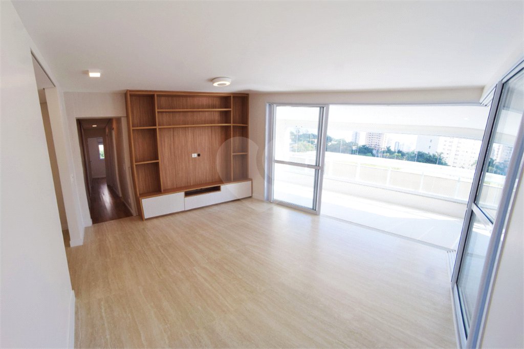 Apartamento à venda com 3 suítes em Vila Romana, São Paulo, SP