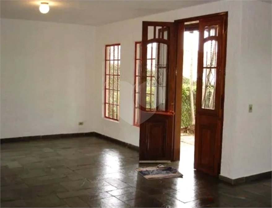 Sobrado à venda com 4 quartos, sendo 1 suíte,  em Vila Rosália, Guarulhos, SP
