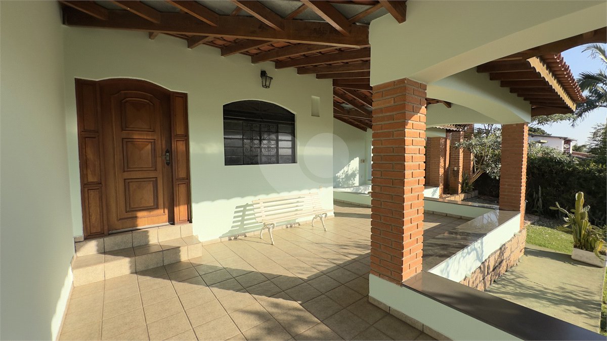 Casa à venda ou para alugar com 2 quartos, sendo 1 suíte, no condomínio Acmti - Colinas do Mosteiro, Terras de Itaici e Recanto dos Pássaros, Indaiatuba - SP