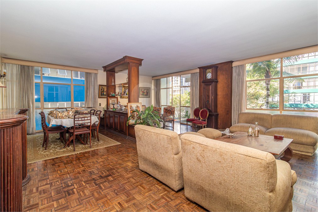 Apartamento à venda com 4 quartos, sendo 1 suíte,  em Higienópolis, São Paulo, SP