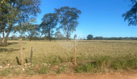 Terreno à venda em Jardim Residencial Iedda, Araraquara, SP