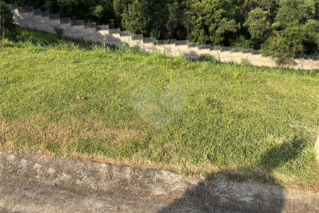 Terreno à venda com 1 suíte no condomínio Residencial Campo de Toscana, Vinhedo - SP