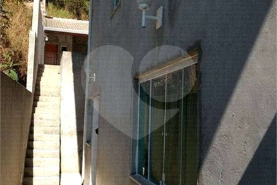 Sobrado à venda com 3 quartos, sendo 1 suíte, em Serra da Cantareira, Mairiporã, SP