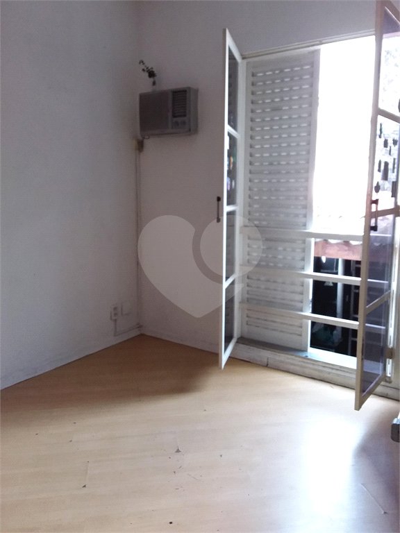 Sobrado à venda com 3 quartos em Moema, São Paulo, SP
