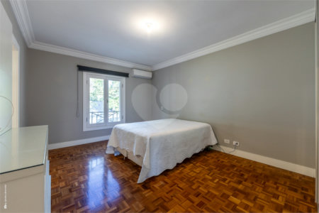 Casa à venda com 4 suítes no condomínio Saint Germain, São Paulo - SP