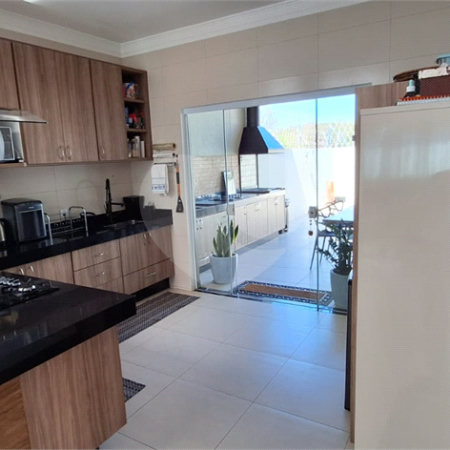 Casa à venda com 3 quartos, sendo 1 suíte, em Pinheirinho, Vinhedo, SP