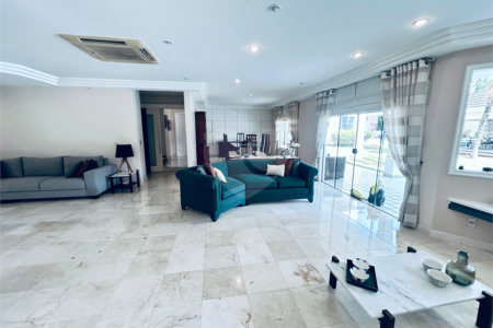 Casa à venda com 8 quartos, sendo 7 suítes, em Barra da Tijuca, Rio de Janeiro, RJ