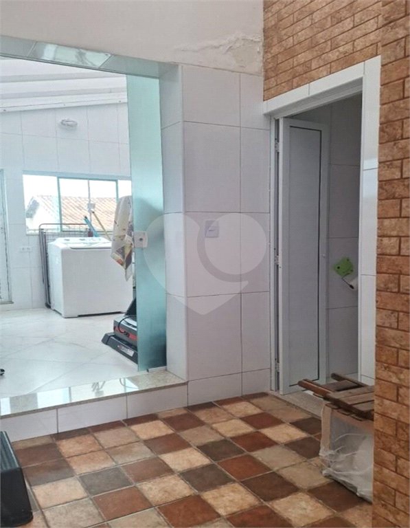 Sobrado à venda com 5 quartos, sendo 2 suítes, em Cidade Satélite Santa Bárbara, São Paulo, SP