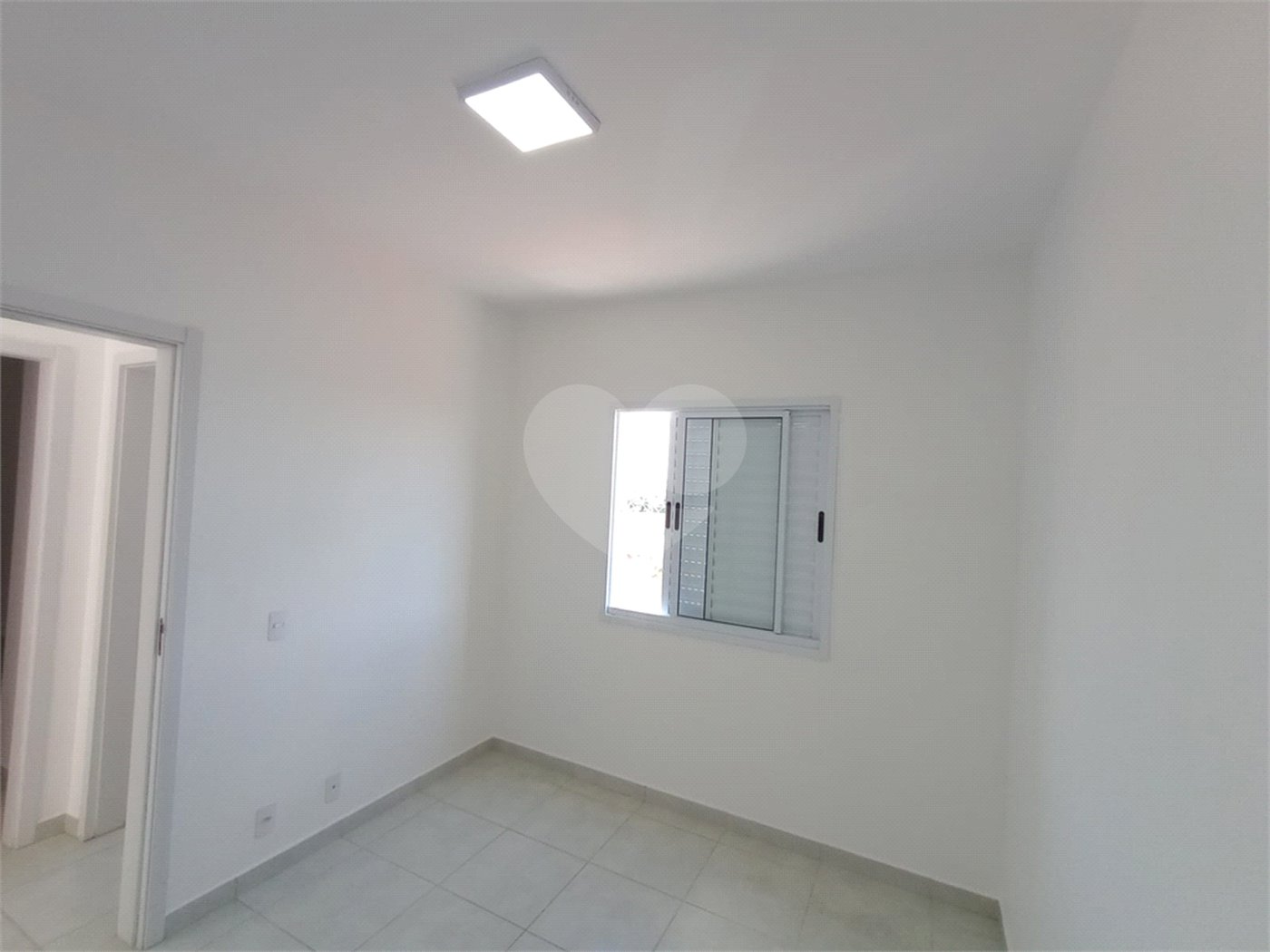 Apartamento à venda com 2 quartos em Vila Asem, Itapetininga, SP