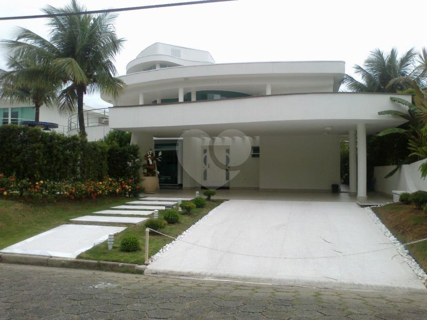 Sobrado à venda com 5 suítes em Enseada, Bertioga, SP
