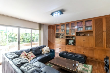 Casa à venda com 4 quartos, sendo 1 suíte, em Jardim Marajoara, São Paulo, SP