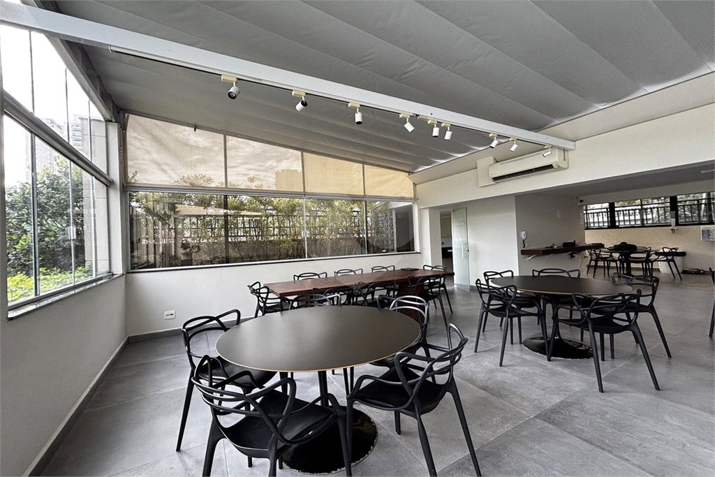Apartamento para alugar com 3 suítes em Vila Romana, São Paulo, SP
