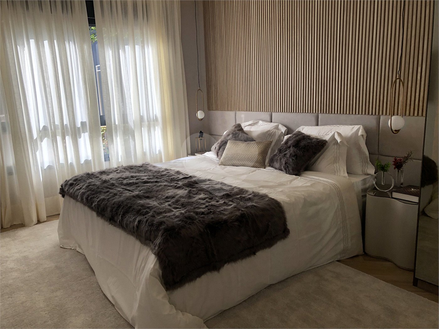 Apartamento à venda com 5 quartos, sendo 4 suítes, em Pinheiros, São Paulo, SP