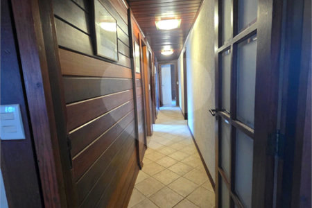 Casa à venda com 3 quartos, sendo 1 suíte, no condomínio Estância Marambaia, Vinhedo - SP