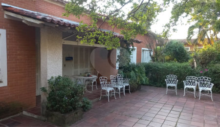 Casa à venda ou para alugar com 4 quartos, sendo 1 suíte,  no Centro, Vinhedo, SP