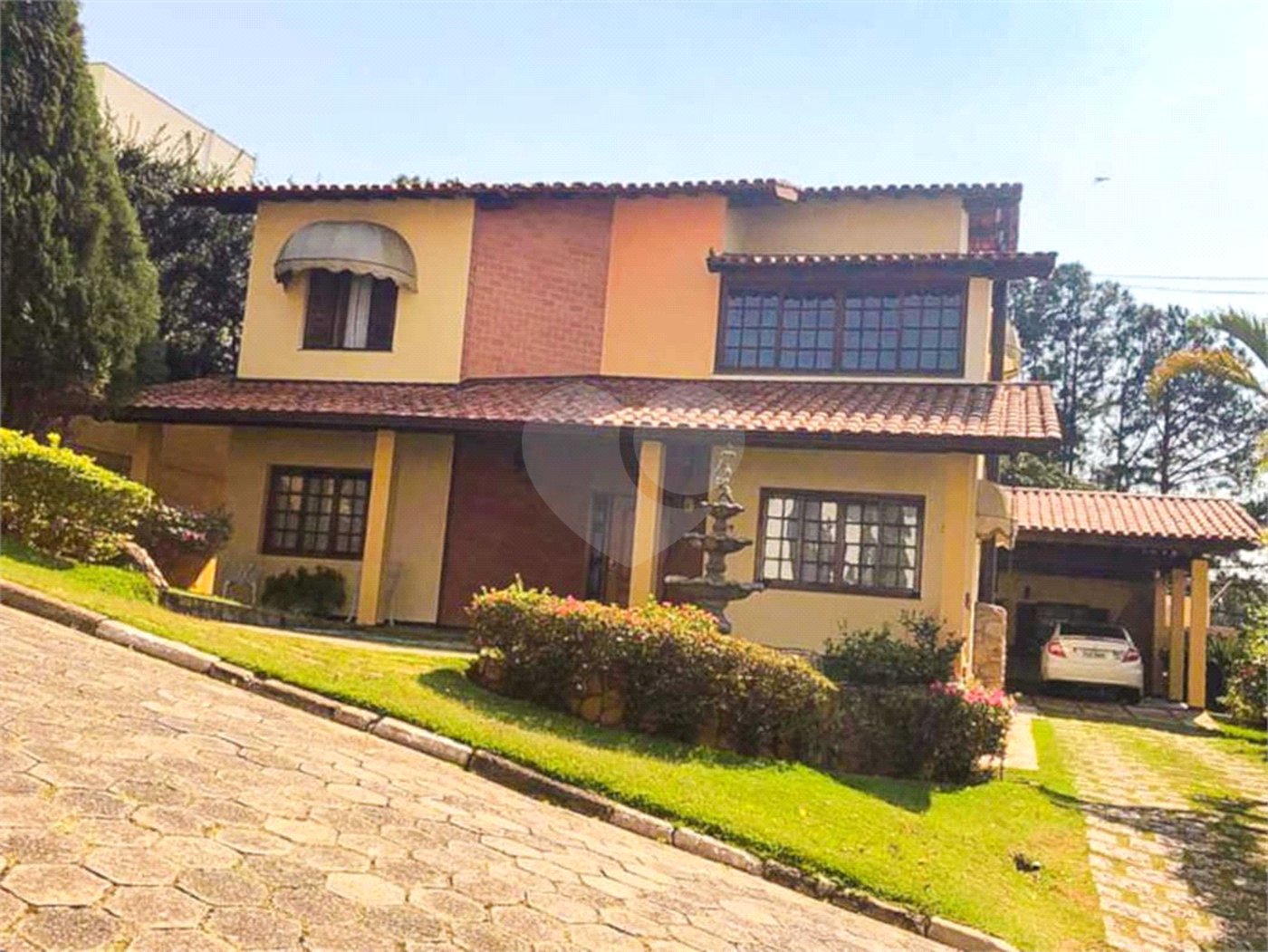 Casa à venda com 3 quartos, sendo 1 suíte,  no condomínio Vivenda das Vinhas, Vinhedo - SP