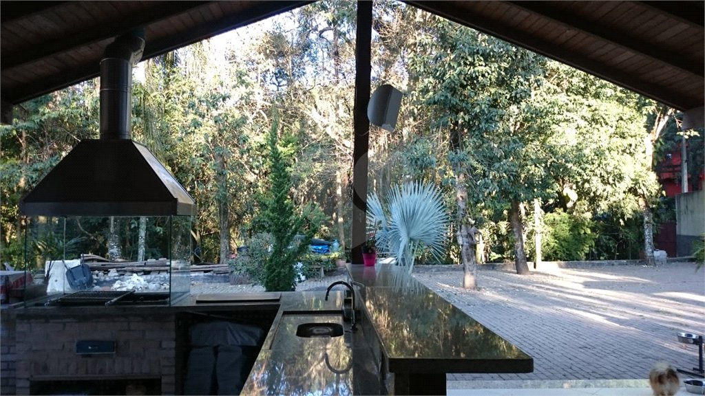 Sobrado à venda com 3 quartos, sendo 2 suítes, em Roseira, Mairiporã, SP