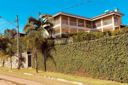 Casa à venda com 6 suítes no condomínio Portal Ouro Verde, Atibaia - SP
