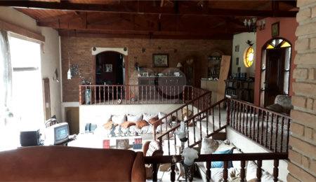 Casa à venda com 3 quartos, sendo 1 suíte,  em Vila Santista, Atibaia, SP
