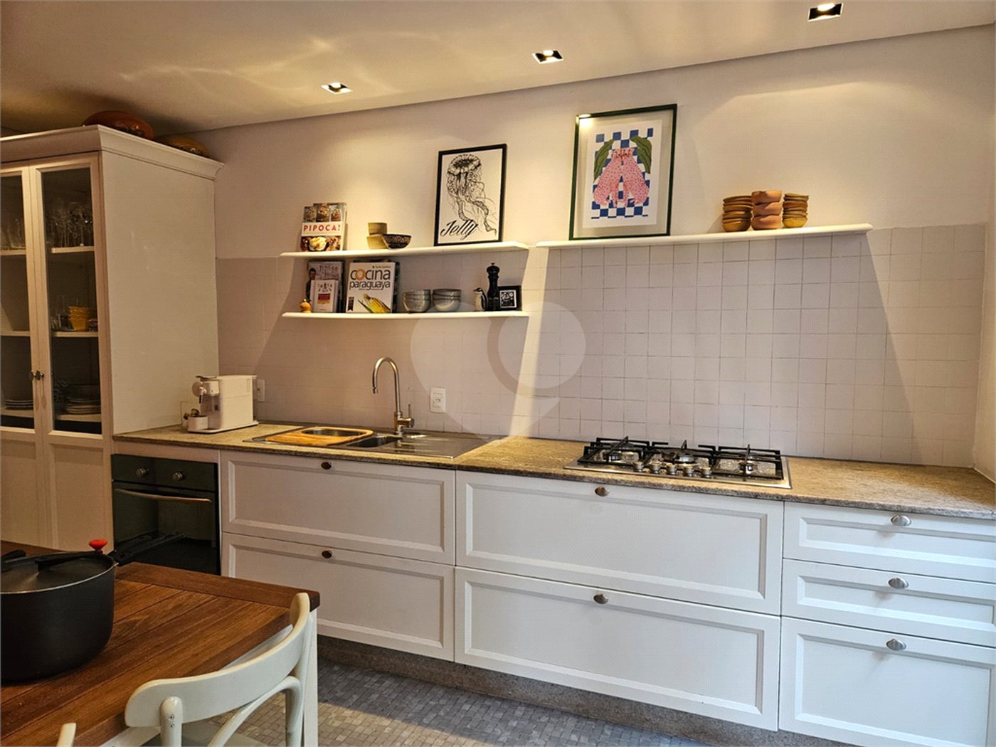 Casa à venda com 4 quartos, sendo 2 suítes,  no condomínio Villa Luxis, São Paulo - SP