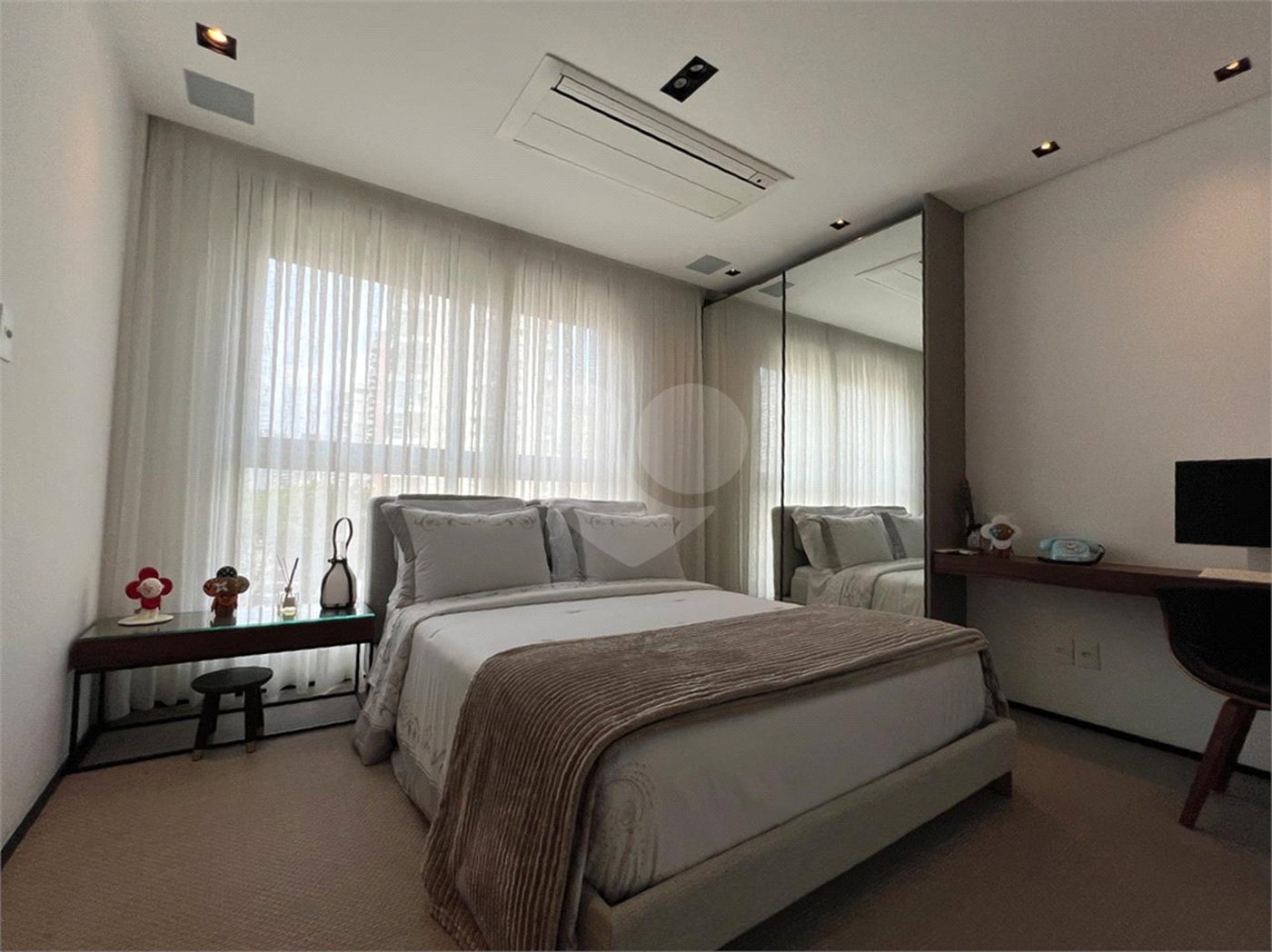 Apartamento à venda com 3 suítes em Vila Olímpia, São Paulo, SP