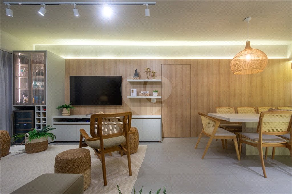 Apartamento à venda com 3 quartos, sendo 1 suíte, em Pitangueiras, Guarujá, SP