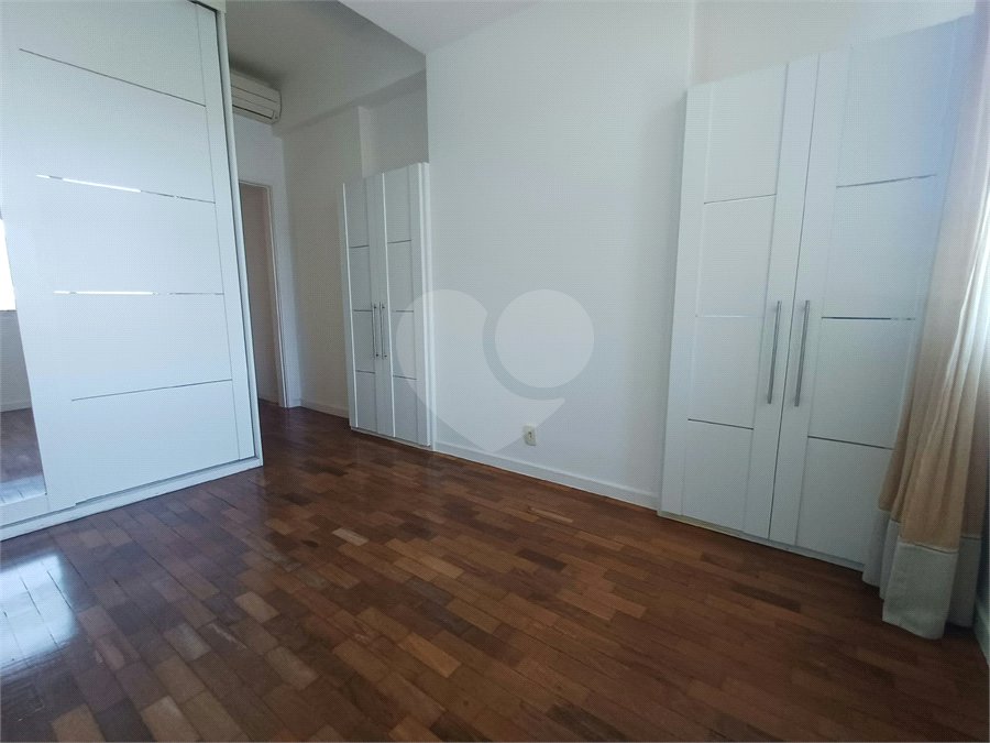 Apartamento à venda com 3 quartos, sendo 1 suíte,  em Lagoa, Rio de Janeiro, RJ