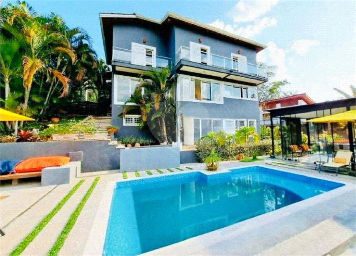 Casa à venda com 3 suítes no condomínio Vale da Santa Fé, Vinhedo - SP