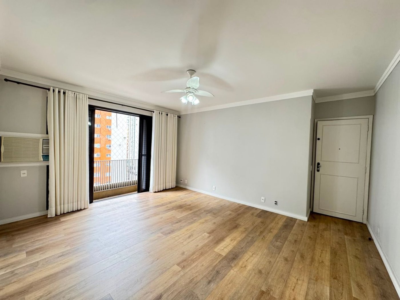 Apartamento com 2 dormitórios para alugar, 113 m² por R$ 5.900,02/mês - Gonzaga - Santos/SP