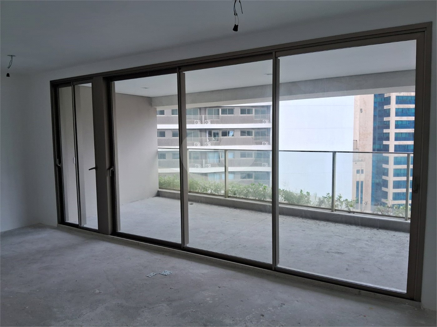 Apartamento à venda com 3 suítes em Moema, São Paulo, SP