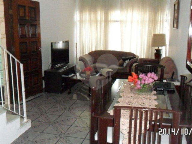 Sobrado à venda com 3 quartos em Jardim Peri, São Paulo, SP