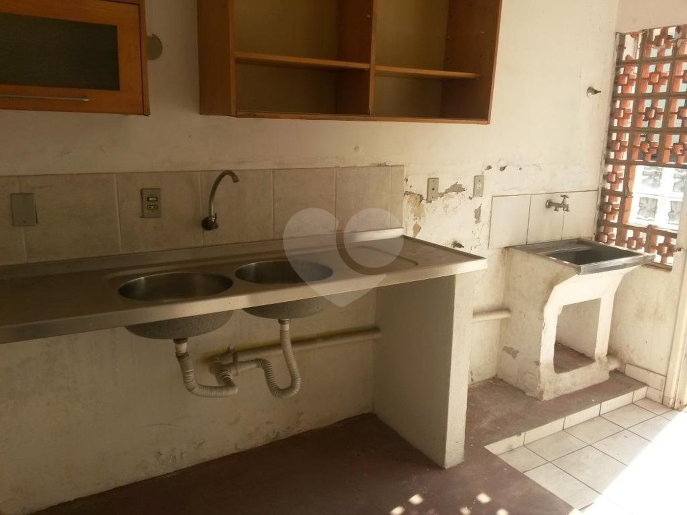Sobrado à venda com 15 quartos, sendo 3 suítes, em Tucuruvi, São Paulo, SP