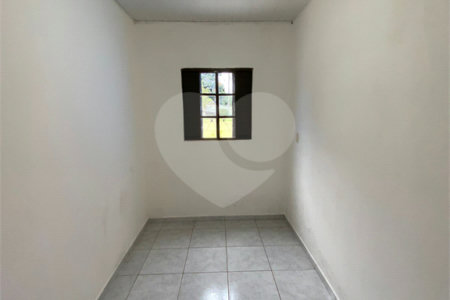 Chácara à venda com 3 quartos em Chácara Recreio Internacional, Suzano, SP